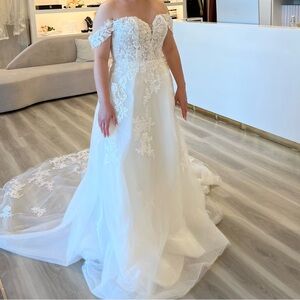 Rebecca Ingram Ivory Wedding Dress ("Dolly" Wedding Dress)